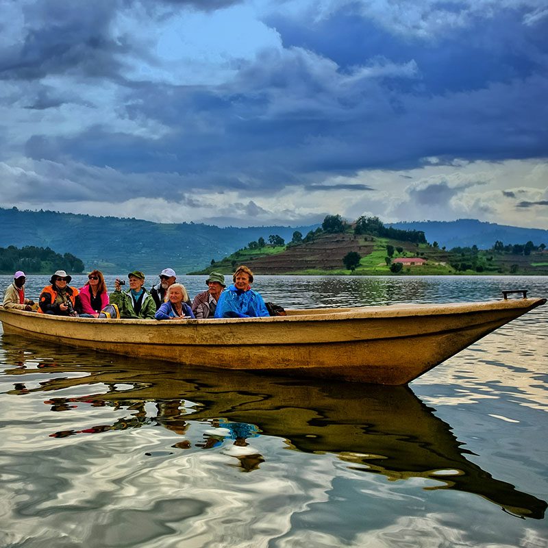 1596863567Safaris-Okavango-ouganda-lac-bunyonyi-grid-2